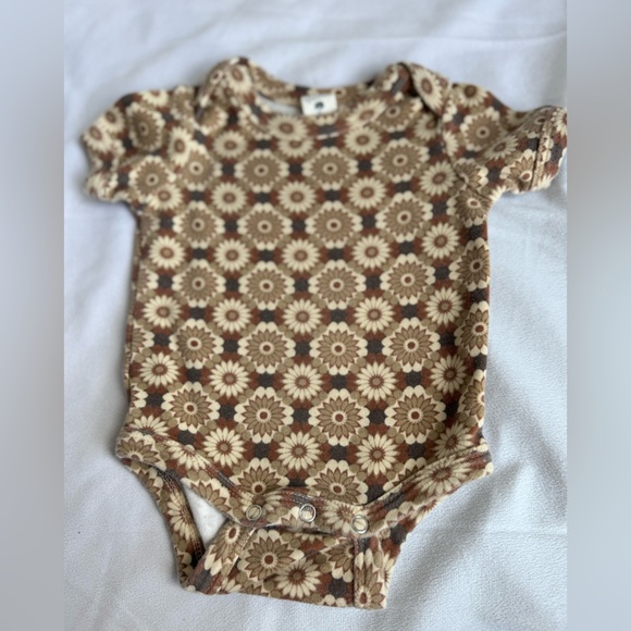 Kate Quinn Organics Set of 2‎ Newborn Bodysuits Snap Bamboo Cotton Black Floral - Picture 2 of 12